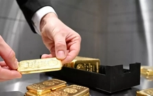 Phải khai báo khi mang từ 300g vàng nhập cảnh Việt Nam