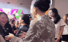 Việt Nam có 1 mỹ nhân đẹp như Hoàng hậu bước ra từ lịch sử, cứ xuất hiện là thế gian chỉ còn lại nhan sắc