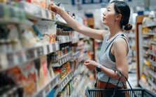 Lạm phát đeo bám, người dân ở quốc gia giàu nhất thế giới không dám tập gym, làm nail, phải sống nhờ cậy thẻ tín dụng