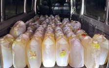 Nhiều vụ buôn lậu xăng dầu qua biên giới bị bắt giữ