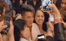 Khán giả bao vây Đàm Vĩnh Hưng ở Mỹ, an ninh "thất thủ"