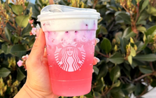 Starbucks khuấy đảo thị trường đồ uống với 1 loại quả phổ biến tại Việt Nam, tone hồng cực 'bánh bèo'