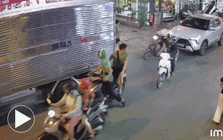 Thông tin mới nhất vụ cô gái điều khiển xế hộp có biểu hiện lạ, gây tai nạn liên hoàn trên phố Hà Nội