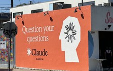 Claude lên ngôi, ChatGPT tụt dốc