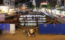 Xuyên đêm thi công loạt công trình chống ngập trong lòng phố cổ Hà Nội