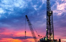 Khoan thẳng xuống lòng đất, phát hiện mỏ dầu khí trữ lượng lên tới 380 triệu thùng tại Trung Đông