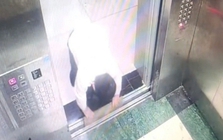 Cửa thang máy liên tục báo lỗi, trích xuất camera thấy cảnh tượng "bất ổn" của một cậu bé 10 tuổi