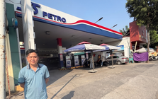 Đầu tư chứng khoán thất bại rồi làm liều với người bán vé số khuyết tật