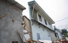 Cận cảnh loạt nhà siêu mỏng, siêu méo trên tuyến đường 500m ở Hà Nội