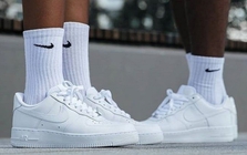 Mẫu giày "nồi đồng cối đá" từ năm 1982 bây giờ người ta vẫn đi đầy đường, thậm chí còn thành giày cưới