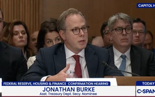 Vài ngày trước khi ông Trump ra lệnh tấn công Iran, quan chức Bộ Tài chính Mỹ ‘trúng lớn’ khi mạnh tay mua vào cổ phiếu dầu, hạt nhân