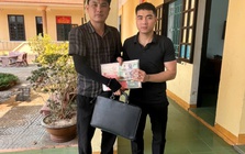 Đang chạy bộ nhặt được cặp màu đen, thứ bên trong khiến thanh niên SN 1996 giật mình, lập tức mang đến công an