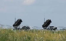 Vì sao Mỹ đang trì hoãn giao vũ khí cho châu Âu?