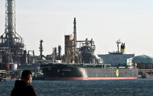 'Trái ngọt' liên tục đến với Mỹ: Đội tàu quy mô chưa từng có đang nối đuôi nhau đến 'đường tắt vàng' để lấy dầu thô Mỹ, mang đến châu Á