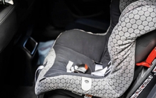 Bé gái gần 2 tuổi tử vong do bị bỏ quên trên ô tô, người cha 32 tuổi bị bắt vì tội giết người