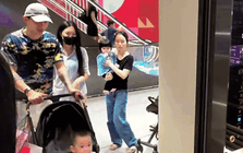 "Team qua đường" gặp Văn Hậu - Doãn Hải My sánh đôi đi TTTM, chàng cầu thủ gây thiện cảm vì 1 hành động tinh tế