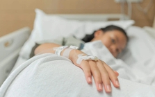 Người phụ nữ tử vong chỉ sau 1 tháng phát hiện ung thư, bác sĩ cảnh báo: Thường xuyên làm 3 việc này, “nuôi” bệnh cực nhanh