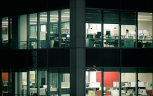 4 ngành học cũ nhưng không lỗi thời, AI không thể thay thế