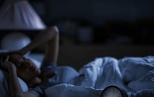 23h đêm, cuộc gọi từ số lạ chỉ nói đúng 1 câu rồi tắt máy khiến tôi biết 1 chuyện liên quan ngày 15 hàng tháng của chồng mình