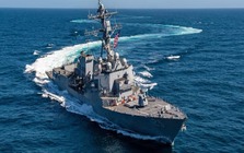 Mỹ dựng “lá chắn thép” ngoài khơi Iran: Tàu khu trục làm xương sống, Hormuz nóng lên từng giờ