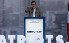 Không chỉ Hungary và Slovakia, lãnh đạo một nước EU kêu gọi nối lại nhập khẩu dầu khí Nga giữa lúc giá năng lượng tăng cao