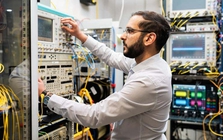 Cáp quang đạt kỷ lục tốc độ mới, cho phép phát trực tuyến 50 triệu bộ phim cùng lúc