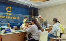 Giá vàng trong nước giảm theo thế giới, công ty SJC tiếp tục khóa kênh giao dịch online