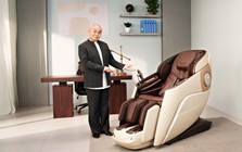 Giá xăng biến động, ông lớn Kingsport tung ưu đãi: Mua ghế massage, nhận xe điện