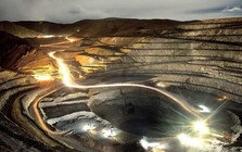 Không phải vàng, Trung Quốc đang âm thầm gom một kim loại quý với tốc độ kỷ lục, giá rẻ hơn 60 lần