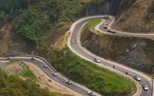 Cảnh sắc ấn tượng những khúc cua như dải lụa trên 'Con đường Hạnh phúc'