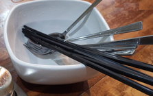 5 dụng cụ nhà bếp nhà nào cũng có, dùng sai cách còn độc hơn thuốc trừ sâu