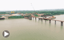 Choáng ngợp công trường “siêu cầu” gần 12.000 tỷ nối Hà Nội - Hưng Yên