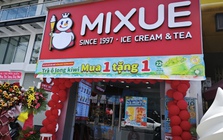 Thấy gì từ việc chuỗi trà sữa Mixue đóng hàng trăm cửa hàng?