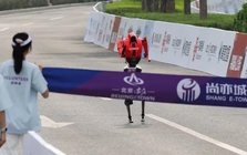 Truyền thông phương Tây kinh ngạc khi chứng kiến video của Trung Quốc: Họ tiến bộ quá nhanh chóng