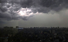 Dự báo thời tiết 23/4: Miền Bắc mưa dông diện rộng, nguy cơ lốc, sét và mưa đá