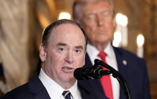 Mỹ sa thải Bộ trưởng Hải quân, ông Hùng Cao lên thay