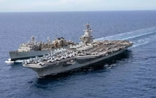 Tàu sân bay thứ ba của Mỹ tiến về Trung Đông