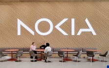 Nghỉ làm điện thoại, Nokia hồi sinh từ đống tro tàn