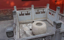 Hé lộ bí ẩn Tử Cấm Thành có 72 giếng nước nhưng hàng trăm năm không ai dám uống 1 giọt