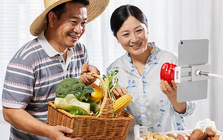 Thua lỗ 3 năm với quầy nướng, người đàn ông 34 tuổi đổi hướng bán nông sản và thu về gấp 10 lần vốn chỉ sau 3 tháng