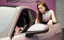 Hoa hậu Kỳ Duyên tậu "xế cưng" Porsche Taycan gần 5 tỷ đồng