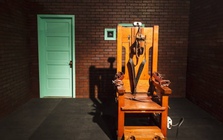 Mỹ khôi phục xử tử bằng khí độc, ghế điện và xử bắn