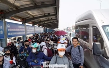 Nườm nượp khách du lịch đảo Cát Bà