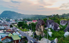 Việt Nam có hòn đá niên đại triệu năm cạnh đường lớn: Ở nơi sắp lên thành phố trực thuộc Trung ương