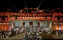 Thực hư sự cố mất kiểm soát, khách ùa vào Ngọ Môn - Huế như 'ong vỡ tổ'