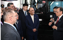 Đến thăm Trung Quốc, lãnh đạo nước láng giềng châu Á trầm trồ trước một chiếc máy đặc biệt, ‘đòi’ đưa lên máy bay đem về nước