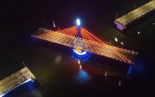 Kỹ sư Việt Nam lần đầu tiên thiết kế và thi công cầu dây văng có thể 'xoay 90 độ', thay thế các bến phà lâu đời