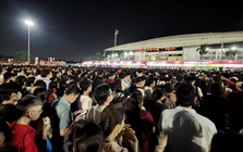 Biển người đổ về sân vận động Mỹ Đình tối nay
