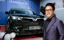 Tuấn Hưng chốt thêm VinFast VF 9 thứ 2 với màu tương phản chiếc đầu được vợ tặng