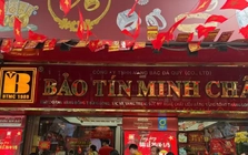 Giá lao dốc mạnh, người giữ vàng 'đứng ngồi không yên'